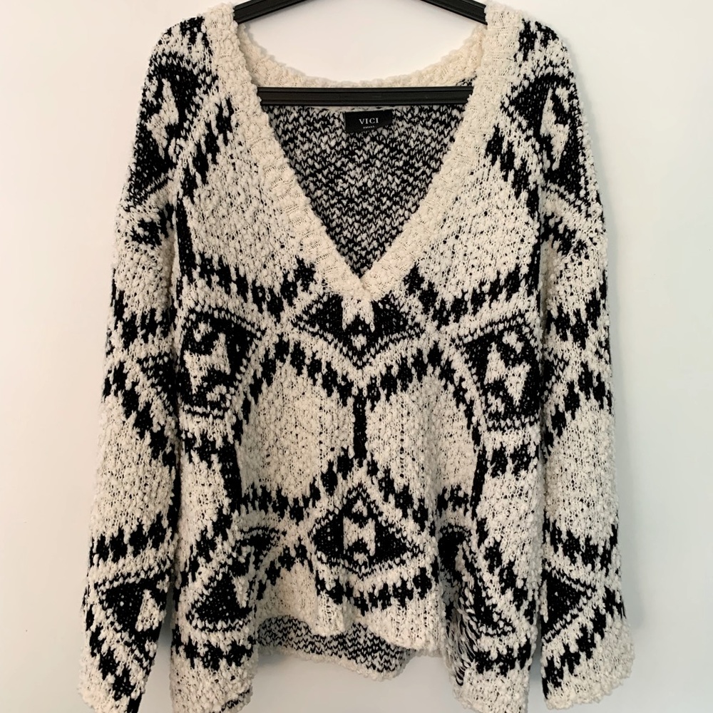 VICI Land’s End Distressed Knit Sweater V-Neck Size S Cream and Black Aztec New